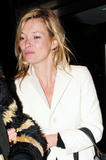 Kate Moss (Кейт Мосс) - Страница 3 Th_37626_Kate_Moss_shopping_in_Central_London__Feb022010-017_122_1108lo