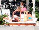 Jennifer Aniston bikini pics