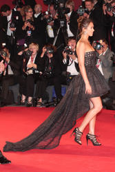 Jessica Alba leggy and cleavagy at premiere of Machete at The 67th Venice International Film Festival - Hot Celebs Home