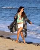 th_42232_Selena_Gomez_at_Ashley_Tisdales_27th_Birthday_Party_on_the_Beach_in_Malibu_July_2_2012_037_122_441lo.JPG