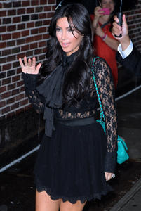 th_517194626_UploadedByKurupt_Kim_Kardashian_visit_Letterman_September6_2011_36_122_540lo.jpg