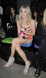 th_26352_Diana_Vickers_LFW_Spring_Summer_in_London_September_18_2010_09_122_571lo.jpg