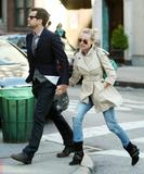 th_94415_Diane_Kruger_and_Joshua_Jackson_walking_and_holding_hands_in_SoHo129104_122_839lo.jpg
