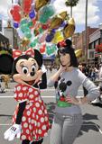 Katy Perry and Hayden Panettiere pose for a picture with Minnie Mouse at Disney's Hollywood Studios in Lake Buena Vista - Hot Celebs Home