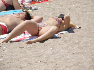 Greek Beach Voyeur-f1748v7tyo.jpg