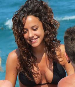 Italian Girls On The Beach x10271pwtcbdfb.jpg